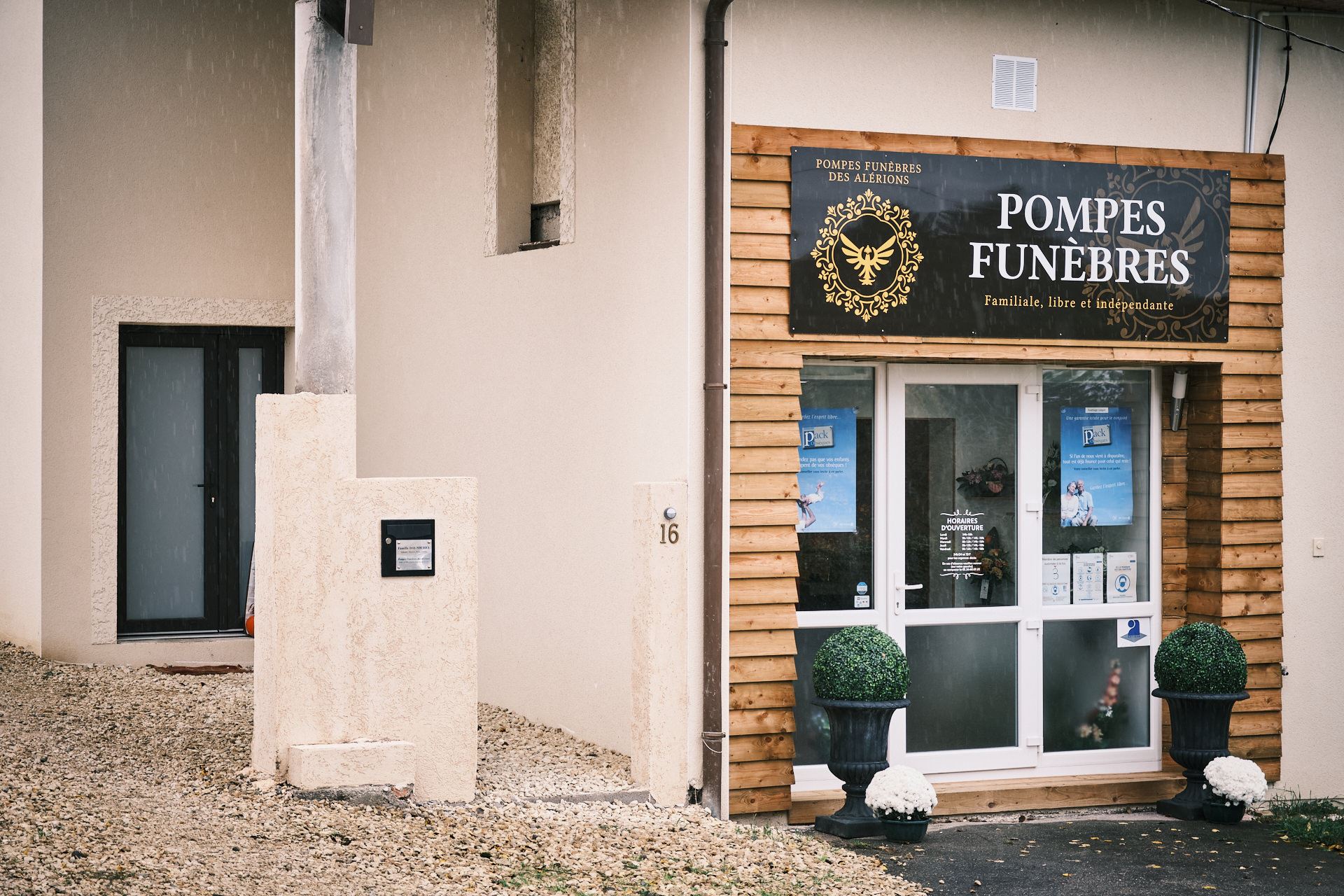 Entreprise funéraire à Charmes
